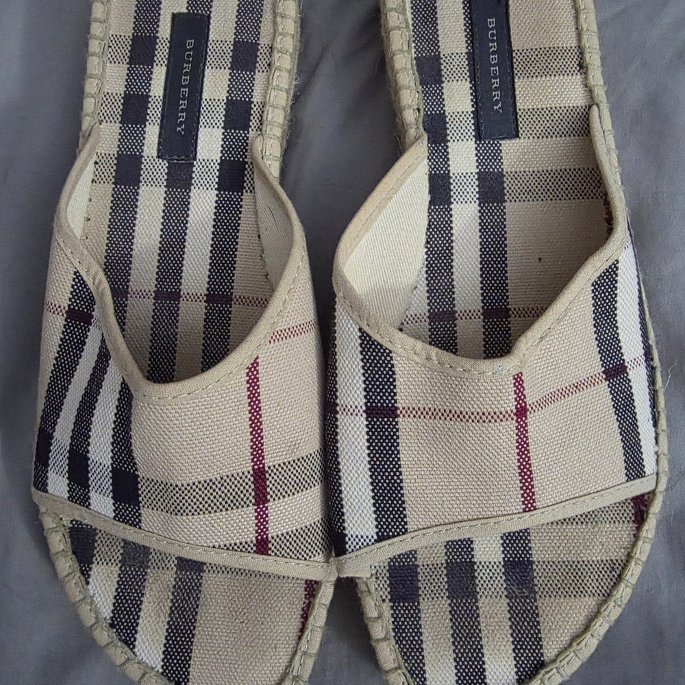 Burberry Women's Check Espadrilles in Beige and Black